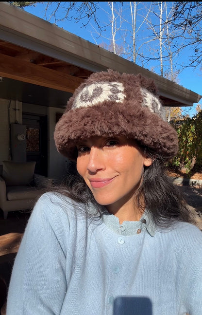 FLUFFY KNIT HATS by UltraviolHat